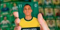 Breno Lopes até virou figurinha em álbum da Copa de 2026  Foto: Divulgação/Coritiba
