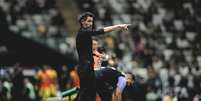 Eduardo Dom&iacute;nguez aproveitar&aacute; pausa da Copa para reformular o elenco dentro de campo &ndash;  Foto: Pedro Souza / Atl&eacute;tico / Jogada10