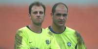 S&atilde;o-paulino Rog&eacute;rio Ceni e palmeirense Marcos, foram goleiros na Copa de 2002.  Foto: Robson Fernandjes/Estad&atilde;o / Estad&atilde;o