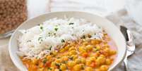 Curry de gr&atilde;o-de-bico com arroz basmati Foto: asife | Shutterstock / Portal EdiCase