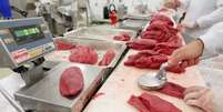 Frigor&iacute;ficos exportadores de carne bovina  Foto: Clayton de Souza/Estad&atilde;o / Estad&atilde;o
