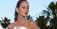 A modelo Izabel Goulart chamou a aten&ccedil;&atilde;o com rosto diferente  Foto: Reprodu&ccedil;&atilde;o/Instagram