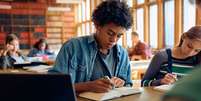 O vestibular &eacute; a principal porta de entrada em universidades p&uacute;blicas e privadas no Brasil  Foto: Drazen Zigic | Shutterstock / Portal EdiCase