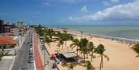 Imagem da orla de Jo&atilde;o Pessoa mostrando o mar e pr&eacute;dios do outro lado  Foto: Cacio Murilo/MTur / BBC News Brasil