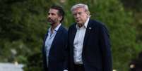 Donald Trump acompanhado do filho mais velho, Trump Jr. Foto: Anna Rose Layden/Getty Images