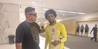 S&oacute;sias do Ronaldo Fen&ocirc;meno e Hugo Souza se encontram na Neo Qu&iacute;mica Arena Foto: F&aacute;bio Shimab/Terra