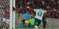 Allan, do Palmeiras, comemora gol marcado sobre o Flamengo no Maracan&atilde;, pelo Brasileir&atilde;o 2026.  Foto: Pedro Kirilos/Estad&atilde;o / Estad&atilde;o