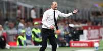 Foto: Marco Luzzani/Getty Images - Legenda: Allegri deixa o comando ap&oacute;s n&atilde;o conseguir atingir o principal objetivo esportivo do Milan / Jogada10