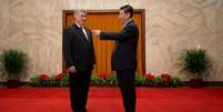 Xi Jinping e Miguel D&iacute;az-Canel em 2013  Foto: Getty Images / BBC News Brasil