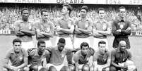 Pel&eacute; iniciou a Copa no banco e terminou como artilheiro &ndash;  Foto: Arquivo/CBF / Jogada10