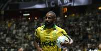 Everton Galdino (Mirassol) celebrando seu gol contra o Atl&eacute;tico-MG, no dia 16.05.2026. Foto: ZUMA Press / Alamy