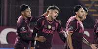 Anfitri&otilde;es terminaram a primeira parte com vantagem em La Fortaleza - Foto: Divulga&ccedil;&atilde;o / Club Lan&uacute;s / Jogada10
