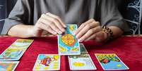 Cartas como O Sol, A Morte e Os Enamorados est&atilde;o entre as mais populares nas leituras de tar&ocirc; Foto: Shutterstock / Jo&atilde;o Bidu