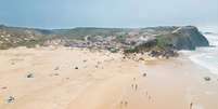 Praia do Monte Cl&eacute;rigo em Portugal Foto: European Best Destination/Divulga&ccedil;&atilde;o