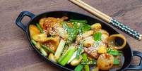 Tofu grelhado com alho e molho coreano Foto: Annisarafi31 | Shutterstock / Portal EdiCase