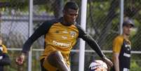 S&atilde;o Paulo negocia empr&eacute;stimo de Arboleda para o Vit&oacute;ria - Foto: Rubens Chiri / S&atilde;o Paulo FC / Jogada10