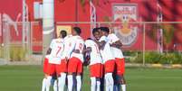 Jogadores do time sub-20 do Red Bull Bragantino. Foto: Fernando Roberto/Red Bull Bragantino / Esporte News Mundo