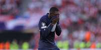 Ousmane Demb&eacute;l&eacute;, camisa 10 do PSG, sente o m&uacute;sculo da coxa na final da Liga dos Campe&otilde;es  Foto: James Gill - Danehouse/Getty Images
