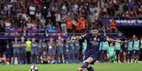 Lucas Beraldo converteu p&ecirc;nalti para o PSG na final da Liga dos Campe&otilde;es, neste s&aacute;bado, 30, contra o Arsenal  Foto: Lars Baron/Getty Images
