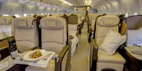 A delega&ccedil;&atilde;o viajar&aacute; em um avi&atilde;o fretado, de luxo, um Boeing 767-300 VIP, avaliado em mais de R$ 1 bilh&atilde;o  Foto: Aeronexus