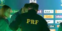 Foto: Reprodu&ccedil;&atilde;o - SporTV - Legenda: Neymar atendeu ao pedido de um Policial Rodovi&aacute;rio Federal / Jogada10