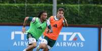 Foto: Divulga&ccedil;&atilde;o - Legenda: Jogadores da It&aacute;lia durante treinamento da sele&ccedil;&atilde;o / Jogada10