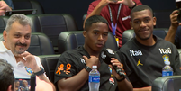 Endrick faz 'bico' como jornalista e brinca com companheiro em coletiva da Sele&ccedil;&atilde;o: 'Boa tarde, senhor Igor'  Foto: Reprodu&ccedil;&atilde;o/YouTube/CBF