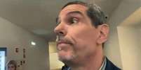Adriano Castro, ex-BBB1, no v&iacute;deo em que &eacute; retirado de audit&oacute;rio do 'Gilmarpalooza'  Foto: Reprodu&ccedil;&atilde;o