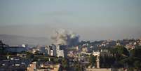 Disparos, vistos de Nabatieh, atingem o sul do L&iacute;bano nesta sexta-feira (05/06/2026).  Foto: REUTERS - Stringer / RFI