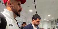 Aymen Hussein ao chegar no aeroporto de Chicago   Foto: Reprodu&ccedil;&atilde;o/Instagram