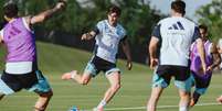 Leonardo Balerdi em treinamento da sele&ccedil;&atilde;o argentina  Foto: Reprodu&ccedil;&atilde;o/X/Argentina