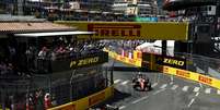 Hamilton terminou no p&oacute;dio pela segunda vez e Leclerc bateu o carro antes do fim da prova Foto: Reprodu&ccedil;&atilde;o / Scuderia Ferrari