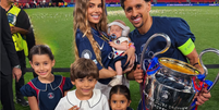 Esposa de Marquinhos, Carol Cabrino vai viajar para a Copa com os quatro filhos   Foto: Reprodução/Instagram