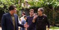 Jim Caviezel, que interpreta o ex-presidente, Mario Frias e Cyrus Nowrasteh  Foto: Mario Frias via X / Estad&atilde;o