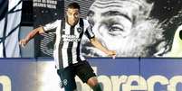 Victor S&aacute; fez grandes temporadas com a camisa do Botafogo - Foto: Vitor Silva/Botafogo. / Jogada10