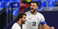 Ayman Hussein, astro da sele&ccedil;&atilde;o do Iraque, ficou detido por quase 7 horas no setor de imigra&ccedil;&atilde;o nos EUA - Foto: Divulga&ccedil;&atilde;o / IFA / Jogada10