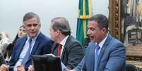 Coronel Assis (&agrave; dir) &eacute; o relator da PEC na CCJ  Foto: Divulga&ccedil;&atilde;o/C&acirc;mara dos Deputados 