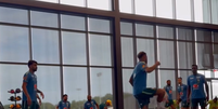 Neymar d&aacute; 'palhinha' em roda de altinha, e recupera&ccedil;&atilde;o anima torcedores &agrave;s v&eacute;speras da Copa  Foto: Reprodu&ccedil;&atilde;o/CBF