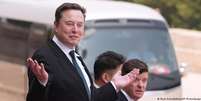"Musk será um trilionário apoiado pelo governo", enfatizou a Oxfam  Foto: DW / Deutsche Welle