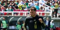 Santiago Gim&eacute;nez &eacute; uma das principais esperan&ccedil;as de gol do M&eacute;xico. Foto: SPP Sport Press/Alamy