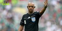 O &aacute;rbitro brasileiro Wilton Pereira Sampaio foi protagonista na estreia da Copa do Mundo  Foto: 