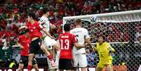 Os tchecos sa&iacute;ram na frente com o zagueiro Krejč&iacute;. Por&eacute;m, Hwang In-beom empatou. Aos 34 minutos, Oh Hyeon-gyu, em jogada de Hwang In-beom, fez o gol da vit&oacute;ria de virada  Foto: Michael Regan - FIFA/FIFA via Getty Images