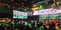 Torcida mexicana faz festa em bar em NY  Foto: Ana Paula Almeida / Paula Almeida