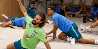 CBF compartilhou fotos dos atletas se exercitando um dia após a estreia na Copa  Foto: Reprodução/Instagram/@brasil