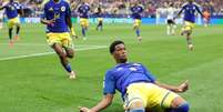 Livano Comenencia, n&uacute;mero 8 de Cura&ccedil;ao, comemora o primeiro gol de sua equipe na Copa do Mundo contra Alemanha  Foto: Alexander Hassenstein/Getty Images