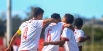 Jogadores do time sub-15 do Red Bull Bragantino. Foto: Fernando Roberto/Red Bull Bragantino / Esporte News Mundo