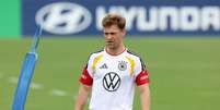 Joshua Kimmich durante entrevista coletiva pela seleção da Alemanha - Foto: Alexander Hassenstein/Getty Images / Jogada10
