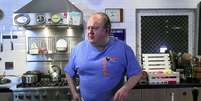 Peixe no microondas em apenas 3 minutos: essa receita simples do Érick Jacquin, jurado do 'MasterChef Brasil', é a salvação dos cozinheiros preguiçosos.  Foto: Reprodução, YouTube / Purepeople