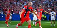 Gols de Haaland ajudaram a colocar a Noruega na lideran&ccedil;a do Grupo I ap&oacute;s a primeira rodada &ndash;  Foto: Divulga&ccedil;&atilde;o / NFF / Jogada10