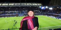 Mick Jagger, vocalista dos Rolling Stones, posa para uma foto dentro do estádio durante a partida da Premier League entre Chelsea e Arsenal em Stamford Bridge  Foto: FC/Chelsea FC via Getty Images